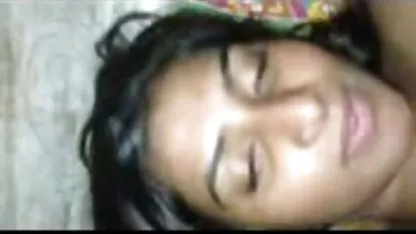 Hot gadis muda dengan toket kecil bokep penis sangat besar seks, telanjang di pantai