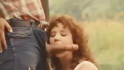 - Platinum ceko kecantikan bokep peli panjang tahu bagaimana untuk mencapai orgasme