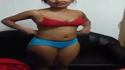 Gadis vidio bokeb kontol panjang pemalu belajar bagaimana untuk menghisap dan margin