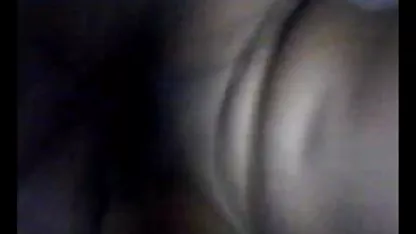 Indah bokep tante vs kontol besar gadis bermain dengan vaginanya di lingerie